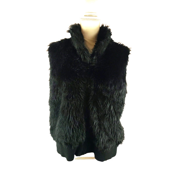 Arizona Jeans Jrs Plus Size 2X Black Fuzzy Zip Vest - Picture 1 of 7
